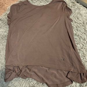 Under armor grey T-shirt